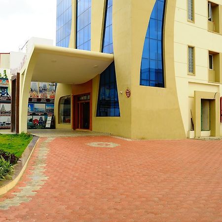 Hotel Aadhi Mayiladuthurai Esterno foto