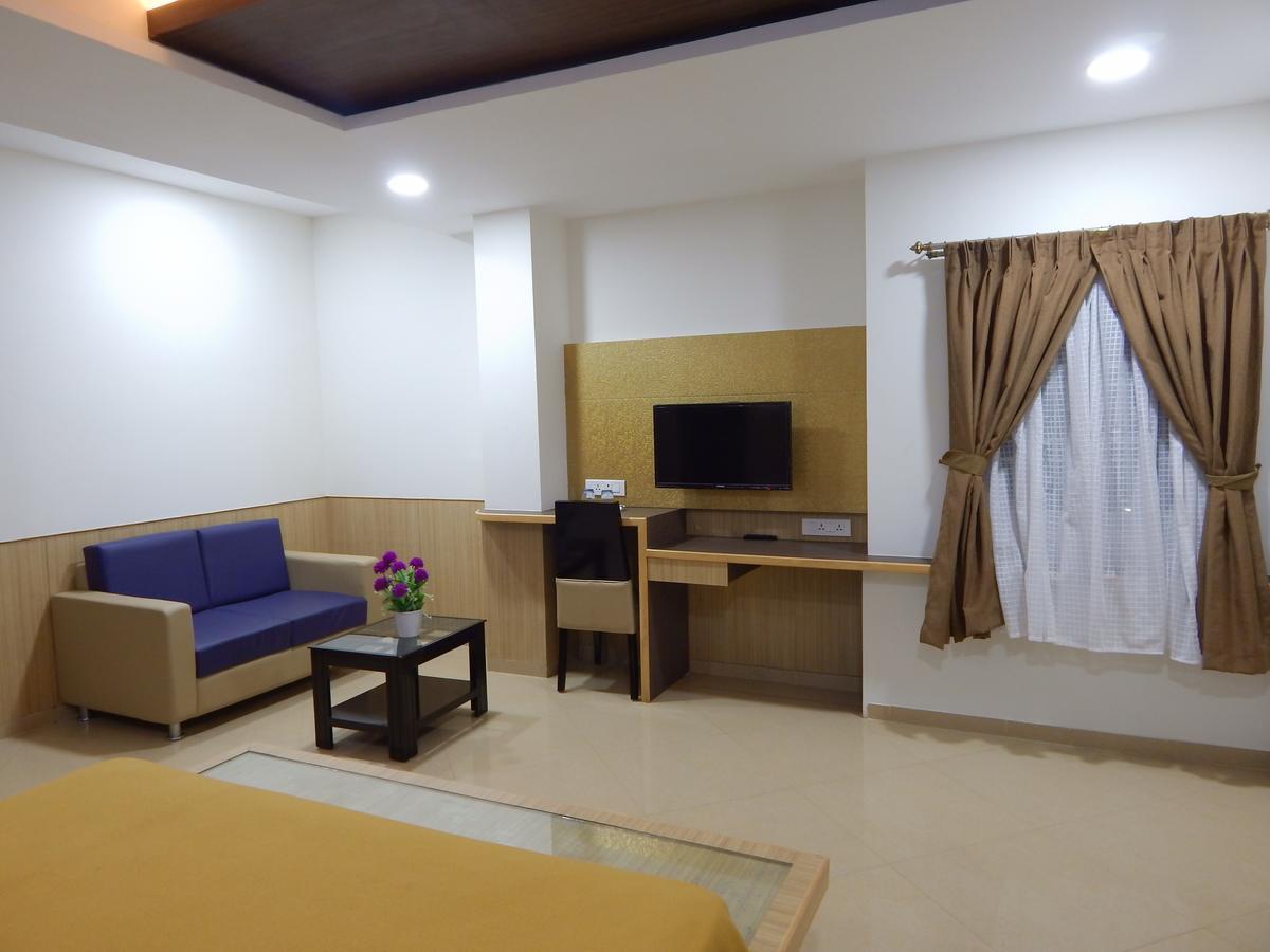 Hotel Aadhi Mayiladuthurai Esterno foto